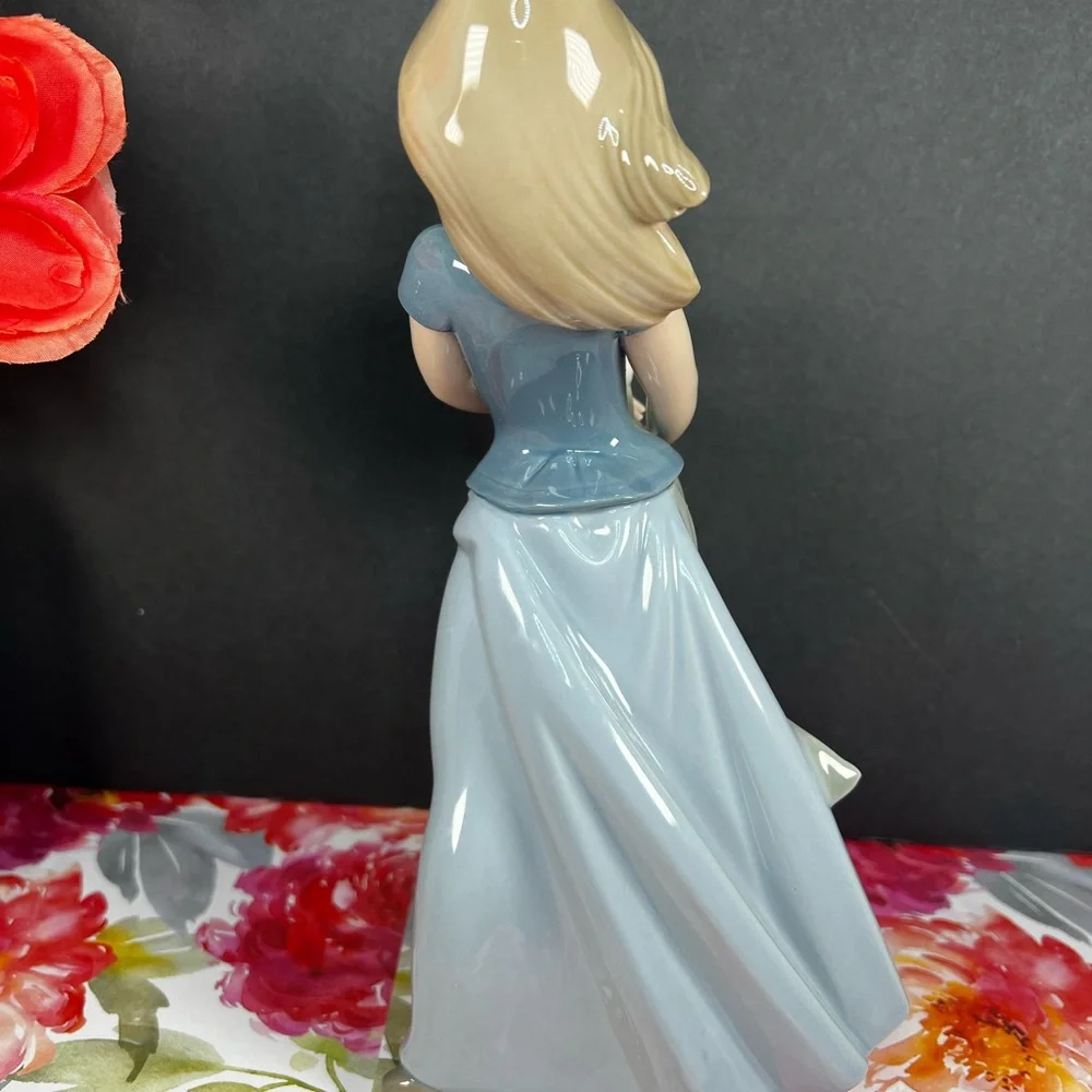 🛑SOLD🛑 NAO BY LLADRO PRETTY YOUNG GIRL HOLDING A RABBIT, 1980 SPAIN PORCELAIN - Picture 7 of 17